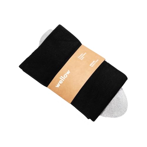 Socks by Wellow - color: Black, size: Medium