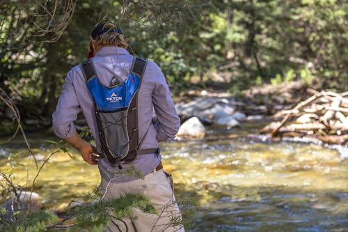 Teton Oasis/Trailrunner Hydration Backpack – Lightweight Water Pack with 2L/3L Bladder for Hiking, Running, Cycling, Biking 18L/22L Sizes – Sewn-in Rain Cover – Fits Men and Women - color: Riverside, size: 2 Liters